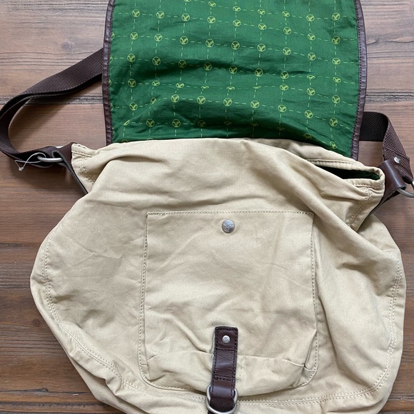 American Eagle Tan Crossbody Bag - Picture 3 of 4